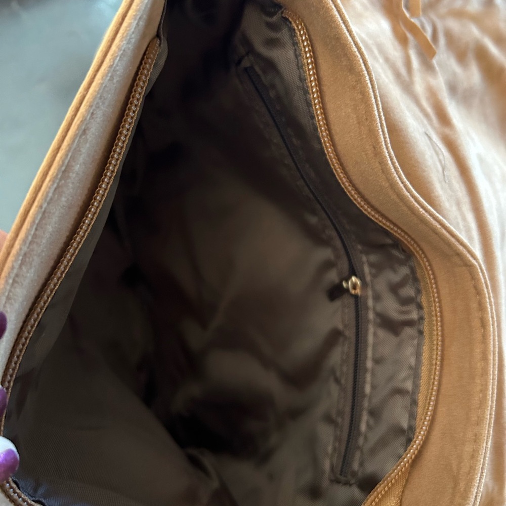 Suede Crossbody bag with fringes - Picture 8 of 8